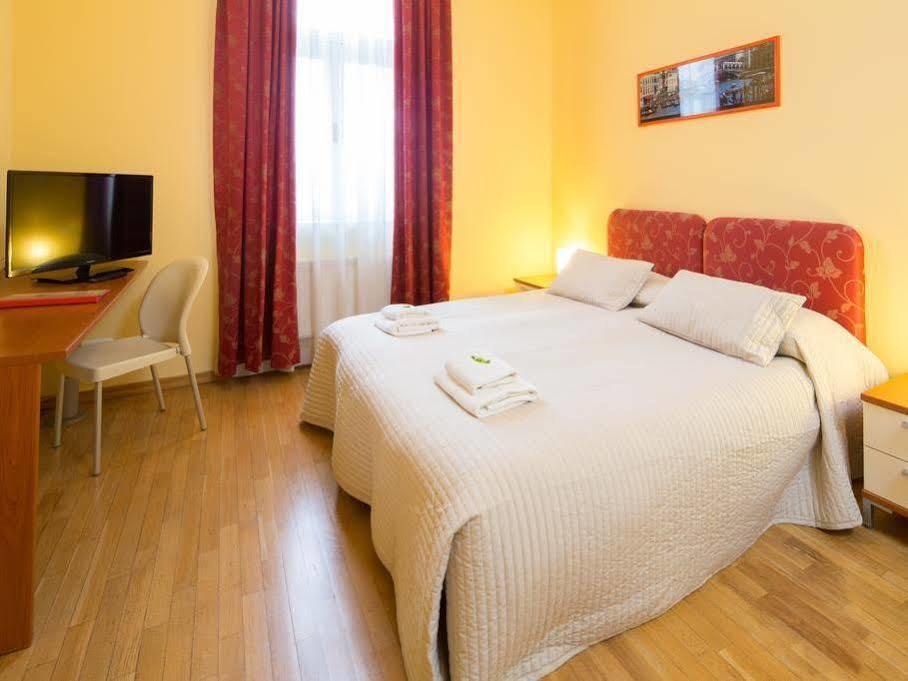 Lounge Hotel 3*